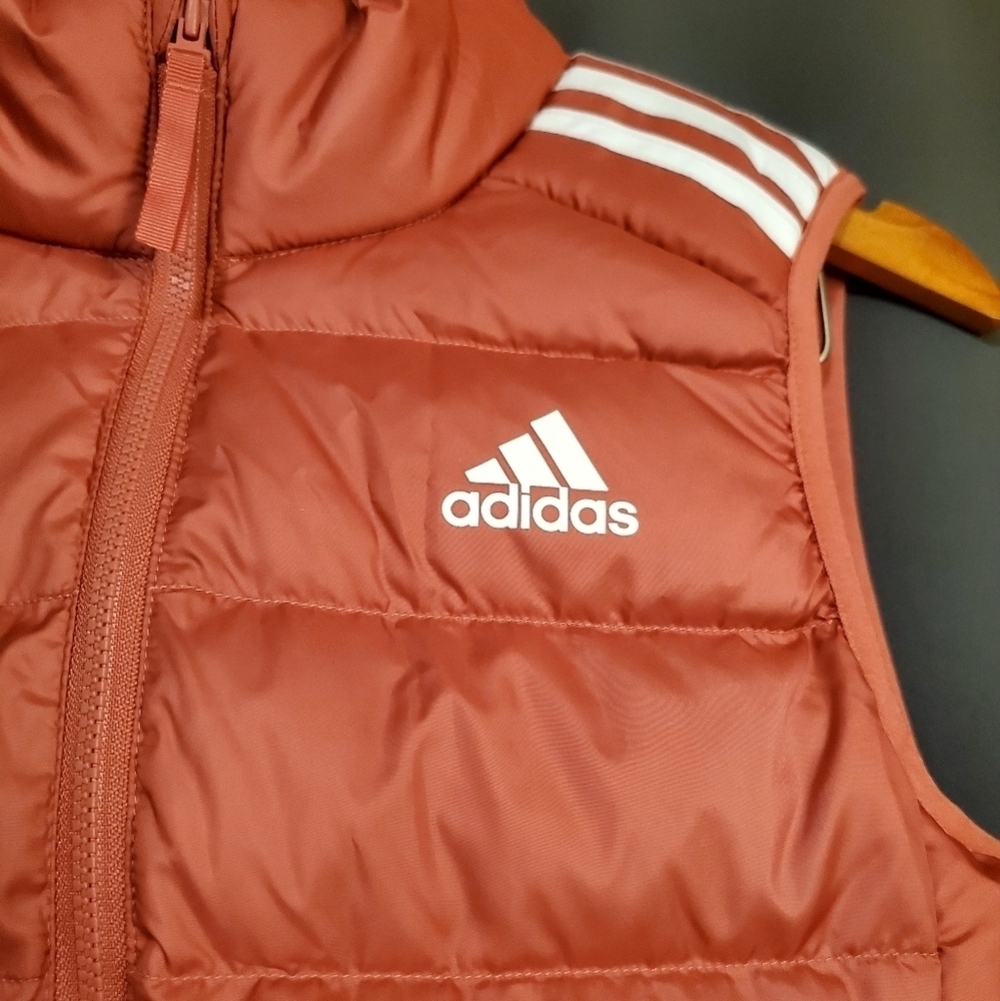 Adidas Salmon Down Puffer Vest Size XS NWT - Picture 4 of 7
